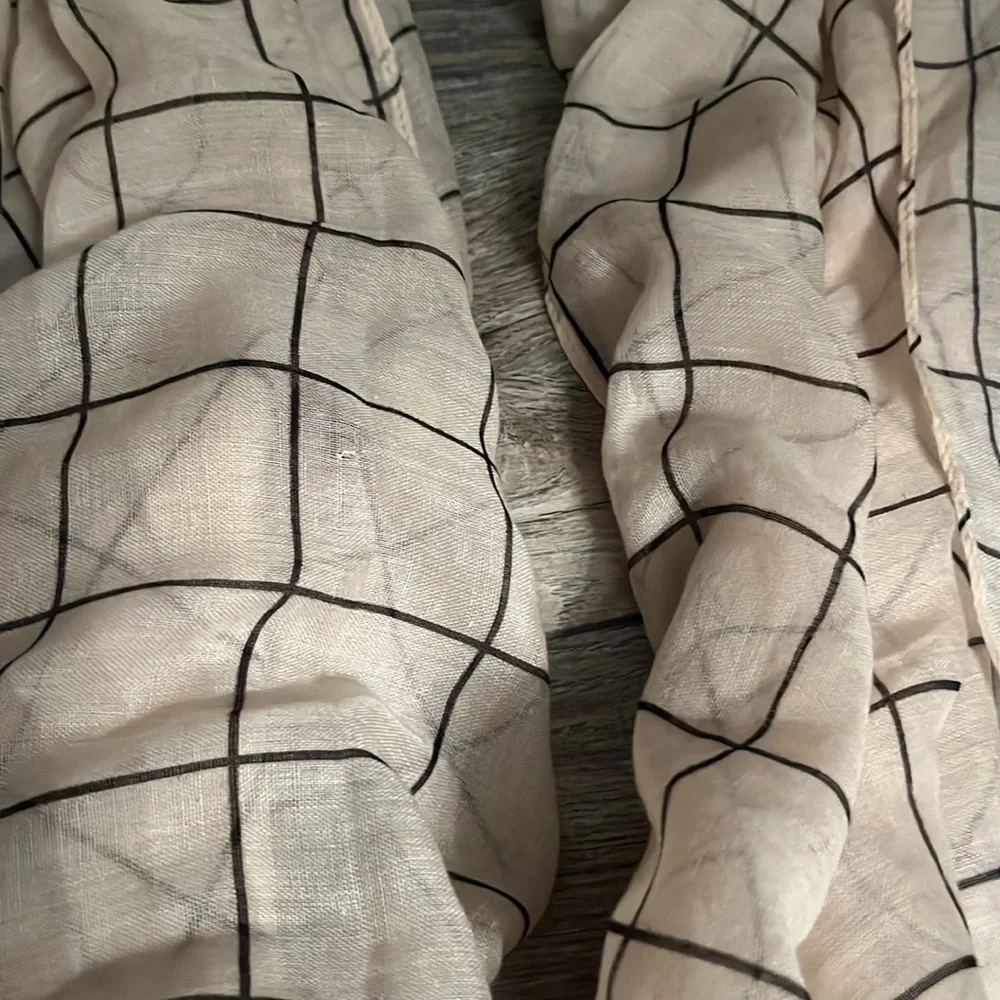 Women’s lightweight cream and black windowpane scarf / wrap